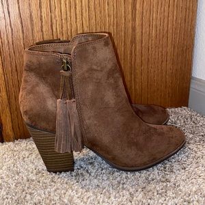 Women’s Merona Brown Heeled Boots (Size 7.5)